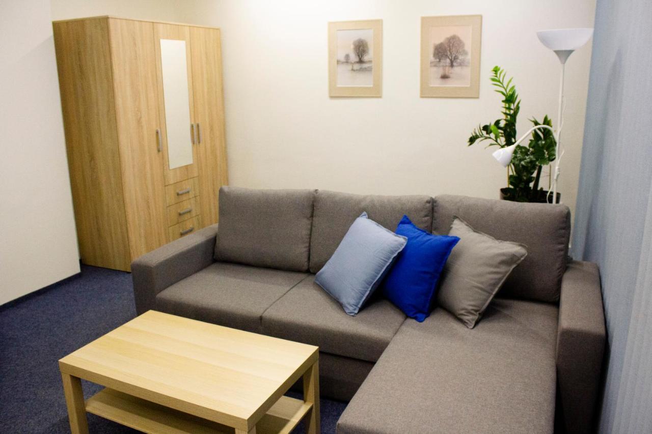 Blue Apartment In Beautiful English Style Garden With Atmosphere Praha Bagian luar foto