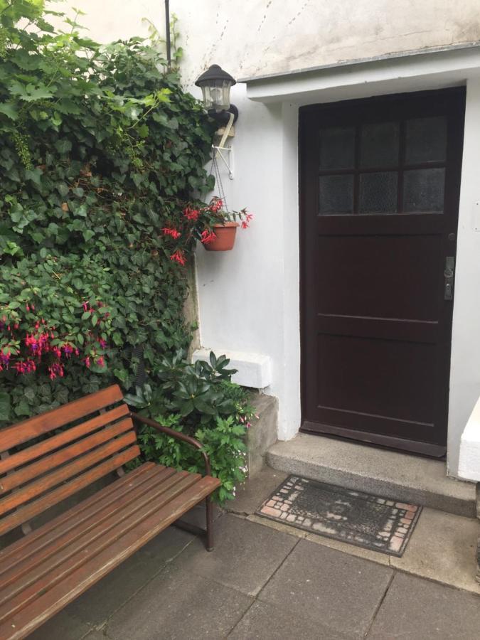 Blue Apartment In Beautiful English Style Garden With Atmosphere Praha Bagian luar foto