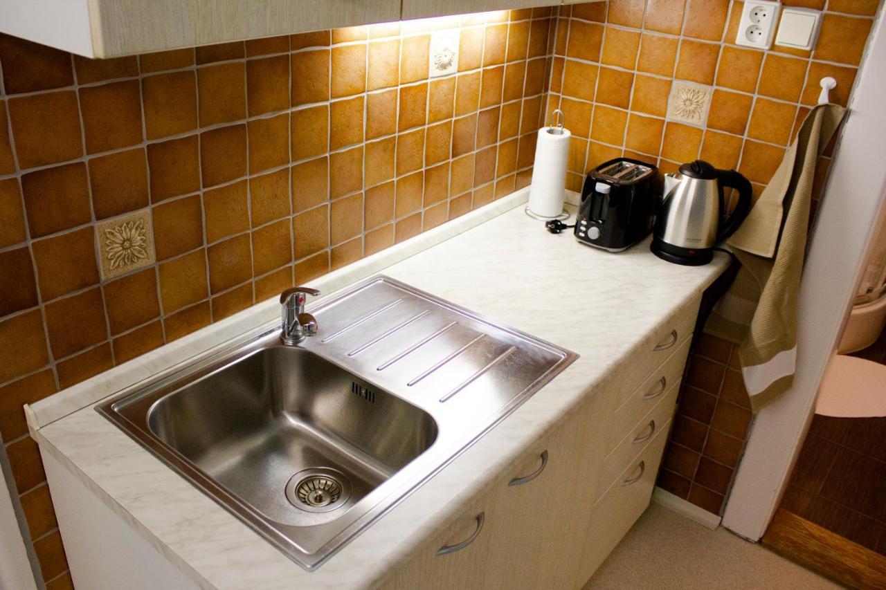 Blue Apartment In Beautiful English Style Garden With Atmosphere Praha Bagian luar foto