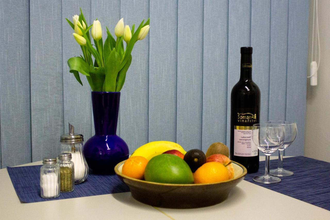 Blue Apartment In Beautiful English Style Garden With Atmosphere Praha Bagian luar foto