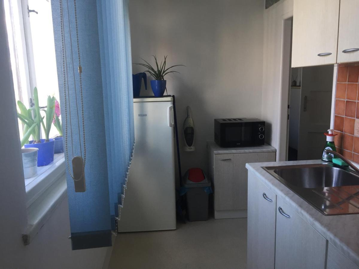 Blue Apartment In Beautiful English Style Garden With Atmosphere Praha Bagian luar foto